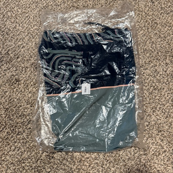 Billabong Black and Green Airlite Patterned Board Shorts - Picture 7 of 7